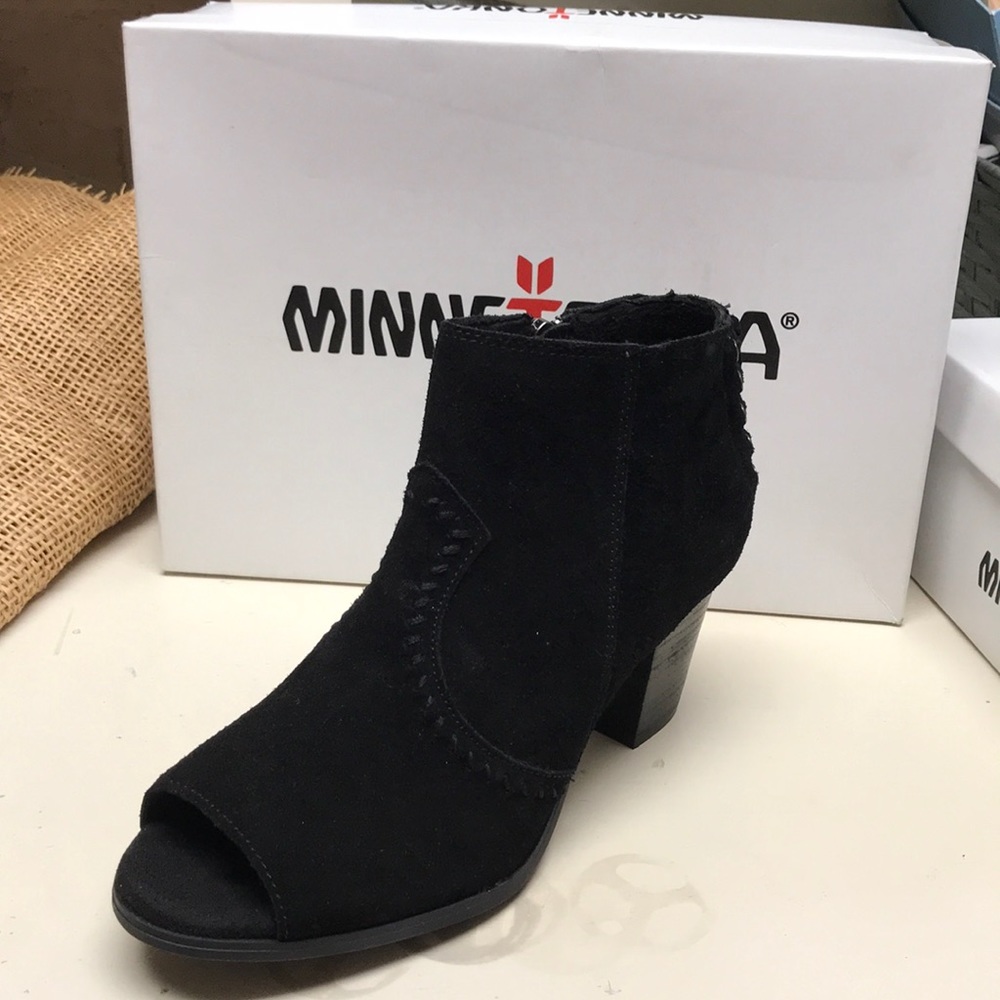 Minnetonka buff Melanie Bootie